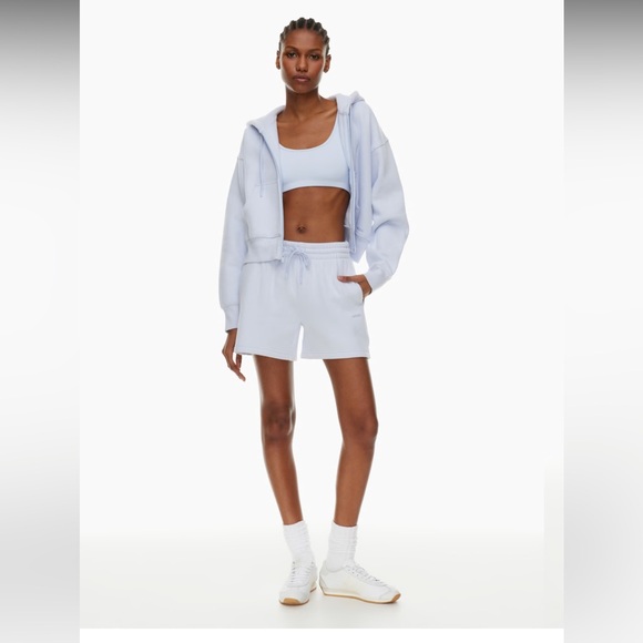 ARITZIA TNA COZY FLEECE BOYFRIEND 5" SWEATSHORT - Picture 2 of 14